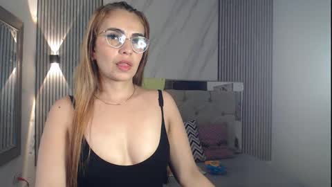 julieta__fox_ online show from 09/14/25, 02:44