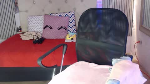 julieta__fox_ online show from 03/11/26, 03:23