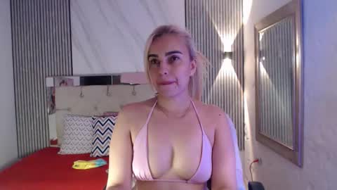 julieta__fox_ online show from 03/12/26, 03:23