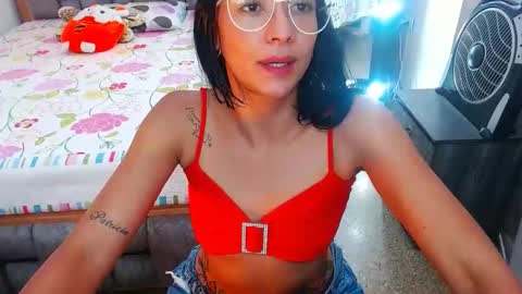 julieta art1 online show from 02/02/25, 06:10