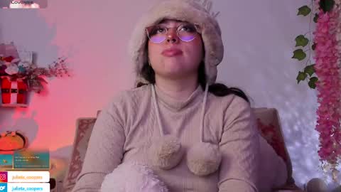 Snapshot of julieta_cooper20 chatting on 02/11/25, 04:01 Juli online show from 02/11/25, 04:01