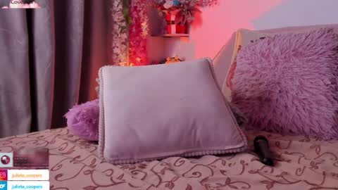 Snapshot of julieta_cooper20 chatting on 02/21/25, 06:51 Juli online show from 02/21/25, 06:51