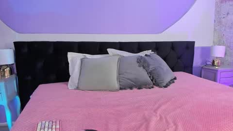 Julieta  online show from 09/17/25, 11:56