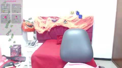 julieta_curvy69 online show from 10/07/25, 12:02