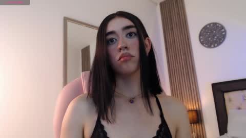 Snapshot of julieta_de_los_angeles chatting on 12/09/24, 09:05 Julieta online show from 12/09/24, 09:05