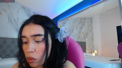 Snapshot of julieta_de_los_angeles chatting on 01/20/25, 06:53 Julieta online show from 01/20/25, 06:53