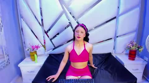 Snapshot of julieta_diamond chatting on 11/12/25, 07:35 Julieta online show from 11/12/25, 07:35