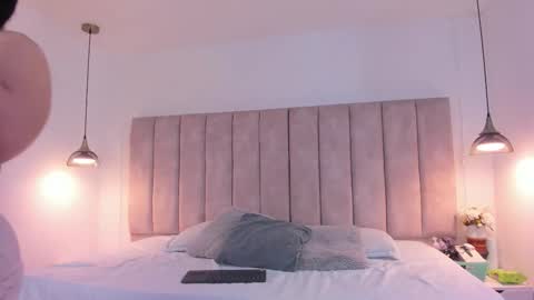 Julieta online show from 10/15/25, 03:39