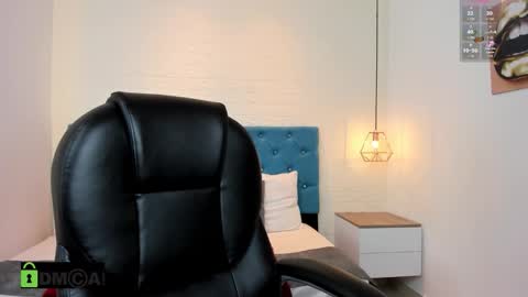 Snapshot of julieta_miller01 chatting on 09/10/25, 11:43 Julieta Mille online show from 09/10/25, 11:43