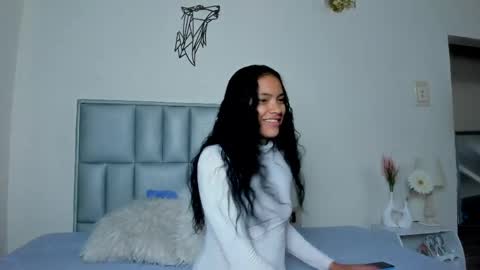 Snapshot of julieta_parker7 chatting on 04/17/26, 03:53 Julieta online show from 04/17/26, 03:53