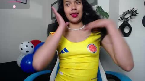 Snapshot of julieta_parker7 chatting on 06/12/26, 04:00 Julieta online show from 06/12/26, 04:00