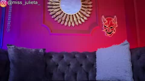  Julieta  online show from 06/19/26, 12:09