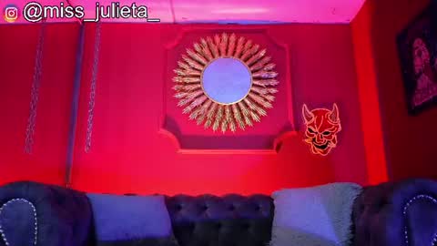  Julieta  online show from 07/09/26, 11:47