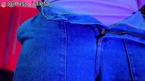  Julieta  online show from 07/10/26, 12:19
