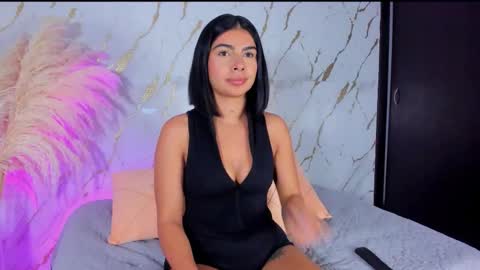 Julieth Gomez online show from 12/17/25, 11:22