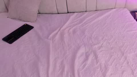 andara velez online show from 10/12/25, 03:44