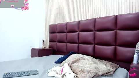 julietakane online show from 12/04/25, 05:39