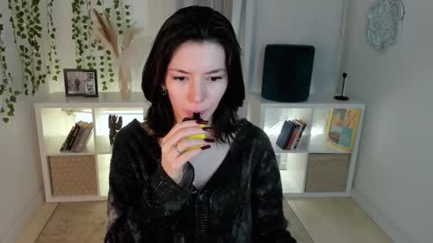 Snapshot of julietaromaniss chatting on 10/19/25, 06:03 Julieta or Jully online show from 10/19/25, 06:03