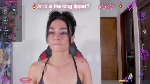 Snapshot of julietaserafelle chatting on 01/15/25, 05:50 serafelle online show from 01/15/25, 05:50