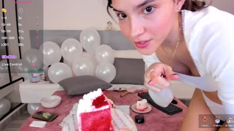 Juliana online show from 12/17/24, 02:12