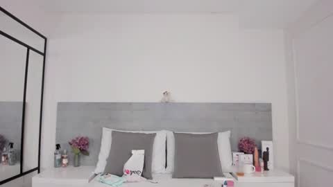 Juliana online show from 01/15/25, 02:06