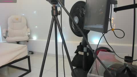 Julietha online show from 12/30/24, 02:42