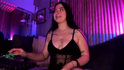   online show from 06/15/26, 07:27