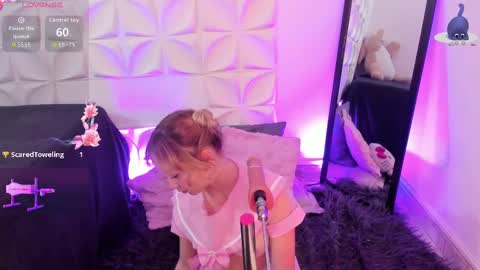 Julieth online show from 10/28/25, 08:11