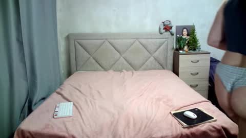 Julietkitty online show from 12/20/24, 09:54