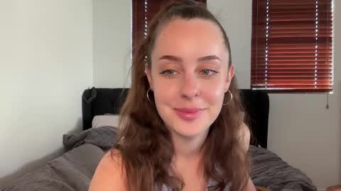 Juliet online show from 10/15/25, 08:20