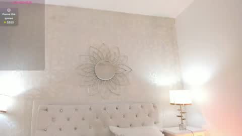 Snapshot of julietta___ chatting on 06/05/26, 12:00 julietta online show from 06/05/26, 12:00