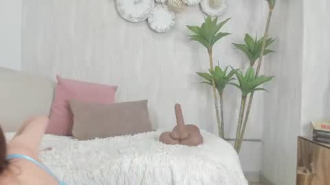 Snapshot of julietta_pink chatting on 06/13/26, 04:21 Julieta online show from 06/13/26, 04:21