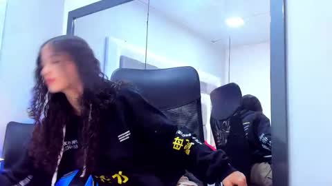 Hi guys It is a pleasure to have you here I am Julieta  online show from 09/21/25, 12:18