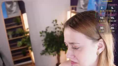 Mia online show from 09/26/25, 03:10