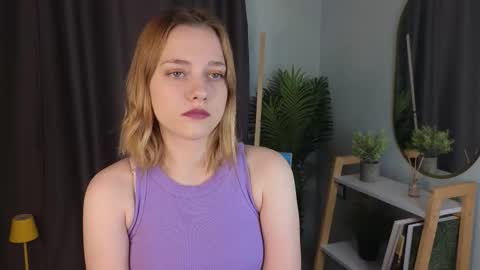 Mia online show from 10/22/25, 03:18