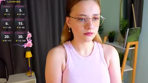 Mia online show from 11/24/25, 03:06