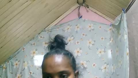 Snapshot of juliette9794 chatting on 09/18/25, 11:45 juliette9794 online show from 09/18/25, 11:45