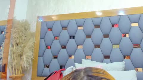 juliette_pretty_ online show from 06/19/26, 07:06
