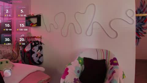 Snapshot of juliette_sweet05 chatting on 09/28/25, 01:27 juliette online show from 09/28/25, 01:27