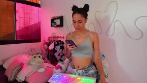 Snapshot of juliette_sweet05 chatting on 09/30/25, 02:22 juliette online show from 09/30/25, 02:22