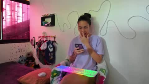 Snapshot of juliette_sweet05 chatting on 10/03/25, 05:10 juliette online show from 10/03/25, 05:10