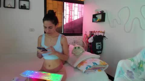 Snapshot of juliette_sweet05 chatting on 10/08/25, 02:36 juliette online show from 10/08/25, 02:36