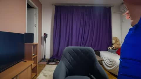Rose online show from 06/12/26, 09:14
