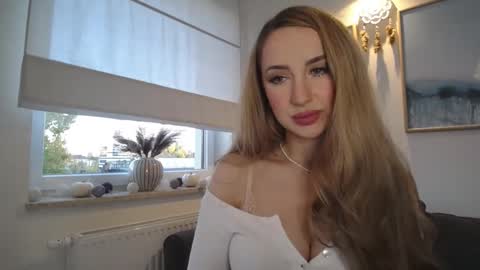 JulietteSensual online show from 10/19/25, 03:23