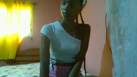 juliexexy online show from 01/12/25, 06:06