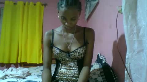juliexexy online show from 01/12/25, 07:42