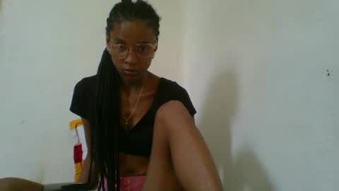juliexexy online show from 02/12/25, 06:08