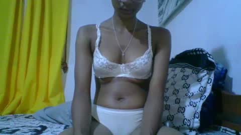 juliexexy online show from 02/25/25, 06:20