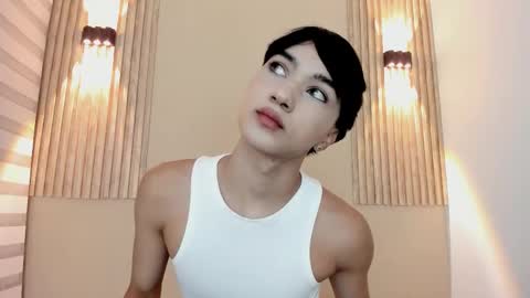 Snapshot of julii_rico chatting on 10/21/25, 12:50 JULI online show from 10/21/25, 12:50