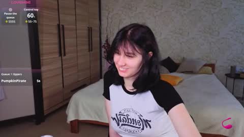 Snapshot of julissweet chatting on 10/25/25, 07:16 Asmodeus online show from 10/25/25, 07:16